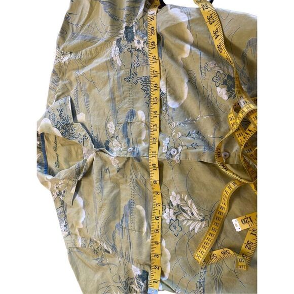 Tommy Bahama Men's Green Paradise Island Buttons Up Floral Shirt Size Medium - Picture 4 of 10